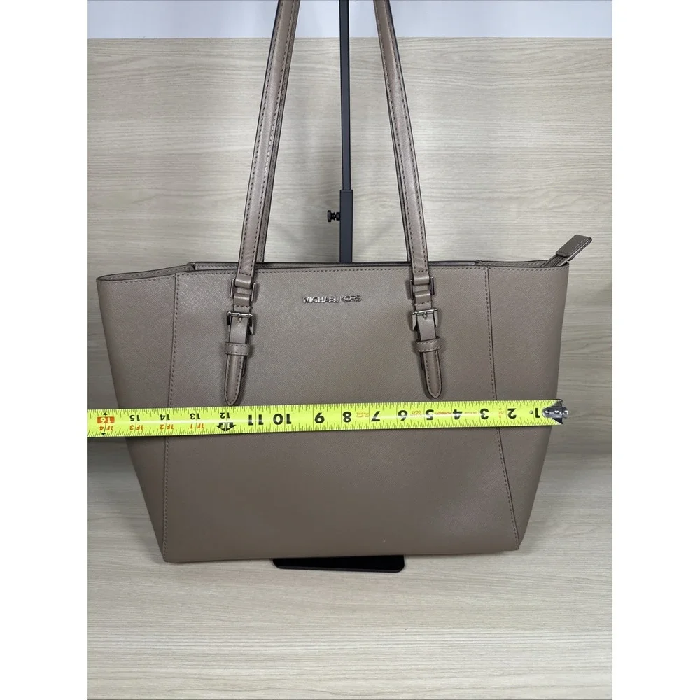 MICHAEL KORS Saffiano Taupe Leather‎ Bag/Satchel with Top Handle~EUC Silver